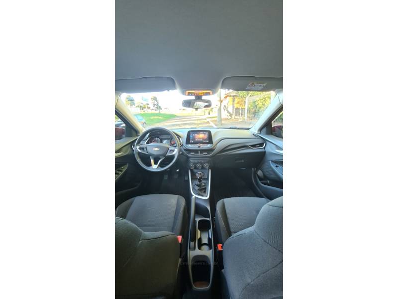 CHEVROLET - ONIX - 2023/2023 - Vermelha - R$ 74.990,00
