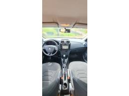 RENAULT - SANDERO - 2016/2017 - Prata - R$ 49.990,00