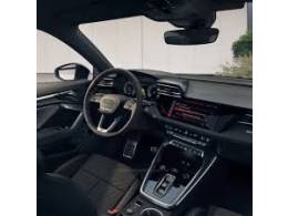 AUDI - A3 - 2023/2024 - Branca - R$ 249.990,00
