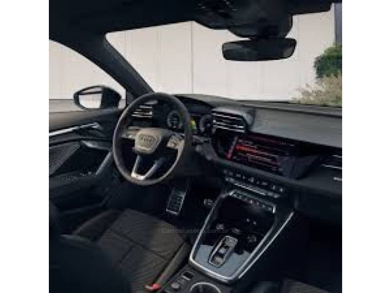 AUDI - A3 - 2023/2024 - Branca - R$ 249.990,00