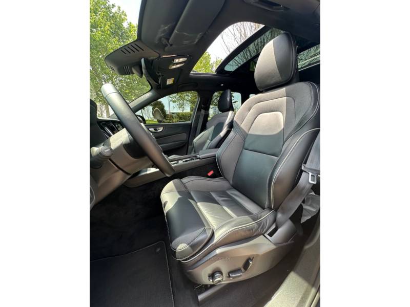 VOLVO - XC60 - 2021/2022 - Azul - R$ 264.990,00