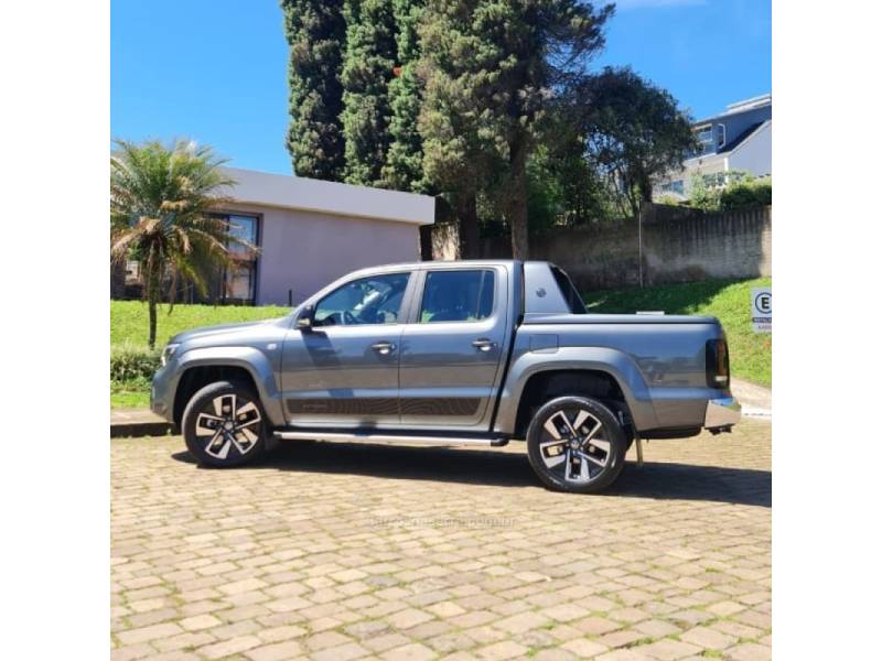 VOLKSWAGEN - AMAROK - 2024/2025 - Cinza - R$ 299.990,00