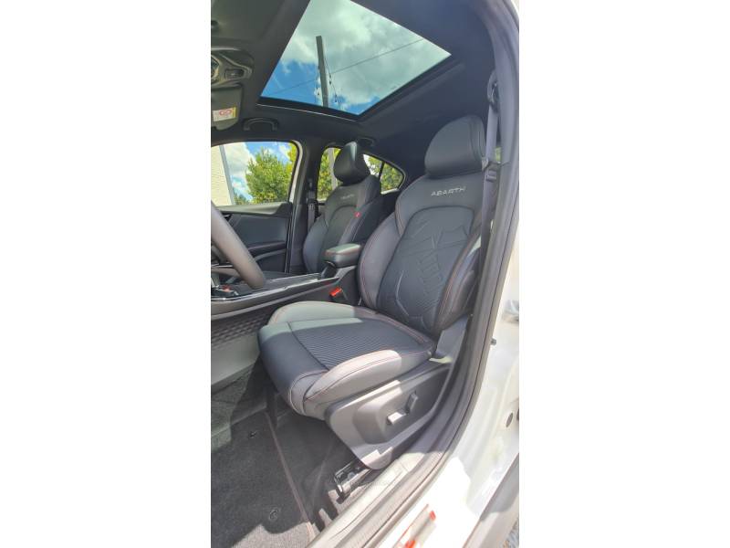 FIAT - FASTBACK - 2025/2026 - Branca - R$ 156.990,00