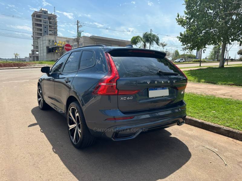 VOLVO - XC60 - 2021/2022 - Azul - R$ 264.990,00