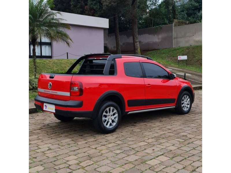 VOLKSWAGEN - SAVEIRO - 2015/2016 - Vermelha - R$ 74.990,00