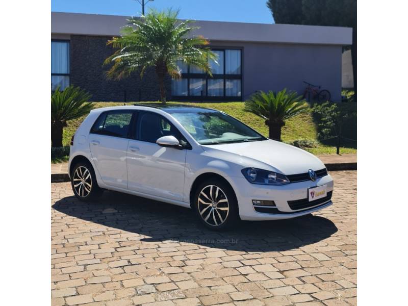 VOLKSWAGEN - GOLF - 2017/2017 - Branca - R$ 94.990,00