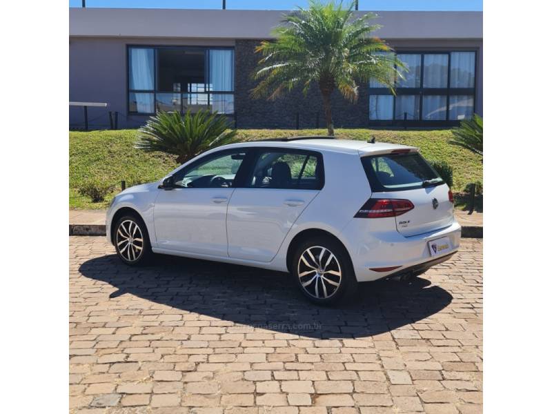 VOLKSWAGEN - GOLF - 2017/2017 - Branca - R$ 94.990,00