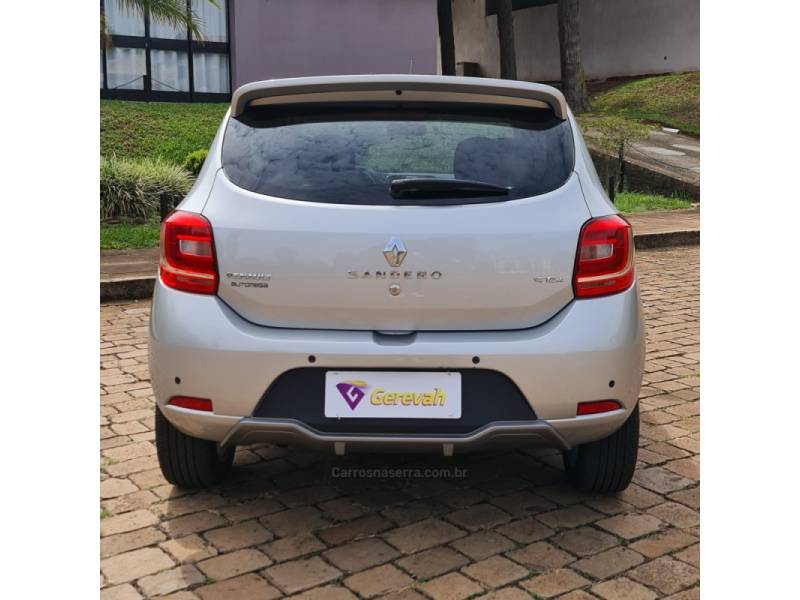 RENAULT - SANDERO - 2016/2017 - Prata - R$ 49.990,00