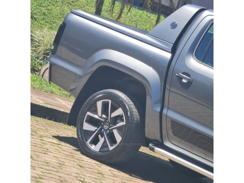 VOLKSWAGEN - AMAROK - 2024/2025 - Cinza - R$ 299.990,00