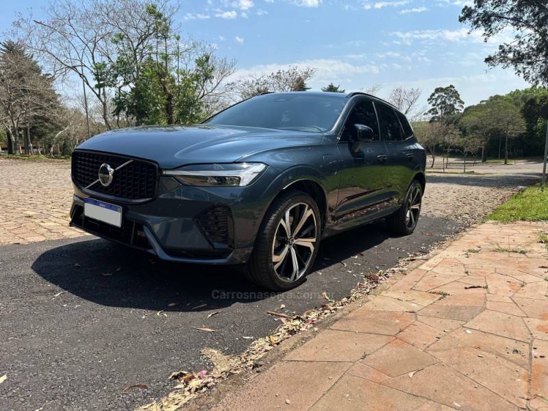 VOLVO - XC60 - 2021/2022 - Azul - R$ 264.990,00