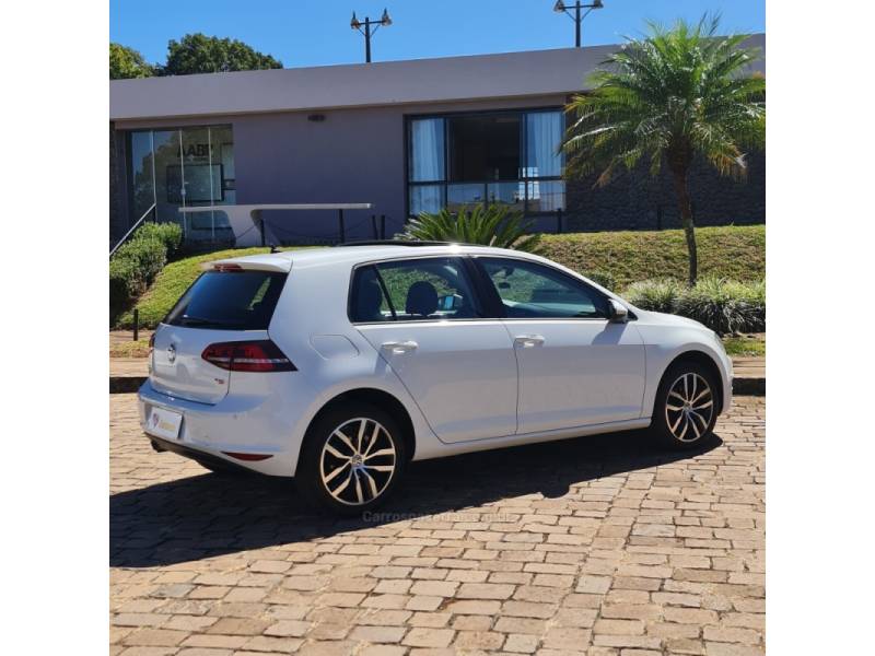 VOLKSWAGEN - GOLF - 2017/2017 - Branca - R$ 94.990,00