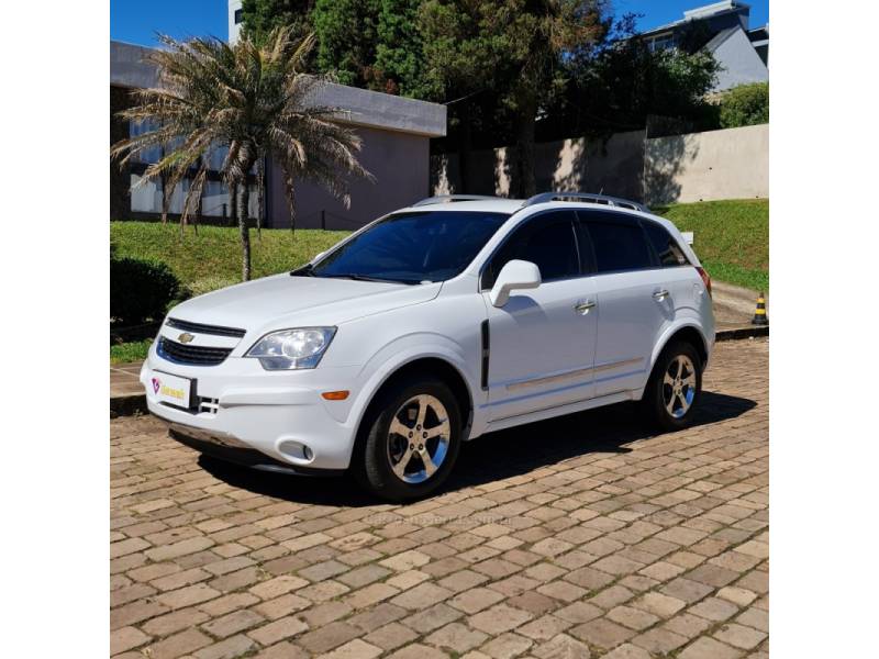 CHEVROLET - CAPTIVA - 2011/2011 - Branca - R$ 39.900,00