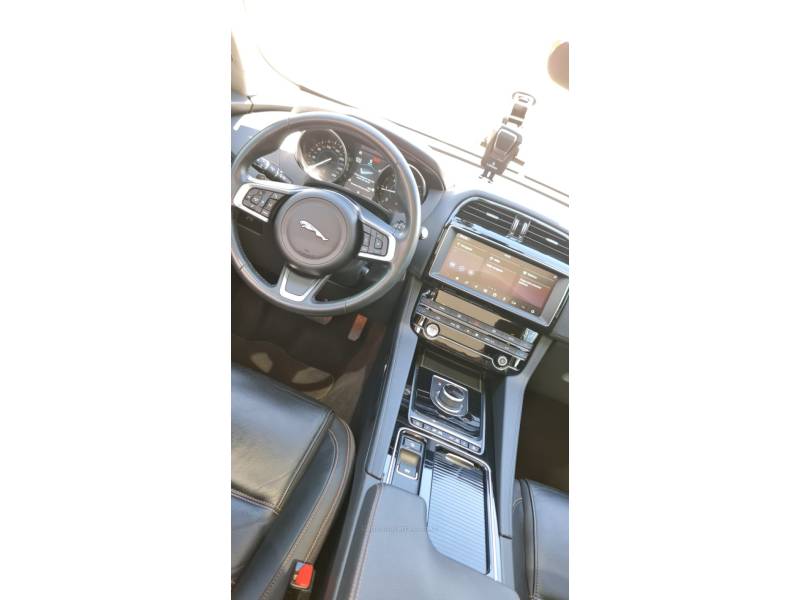 JAGUAR - F-PACE - 2019/2020 - Branca - R$ 189.990,00