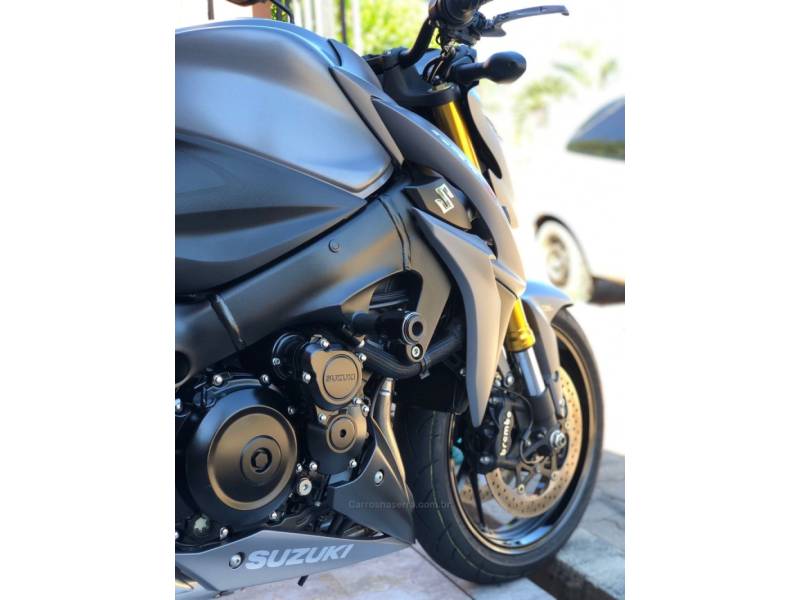 SUZUKI - GSXS - 2016/2017 - Cinza - R$ 55.990,00