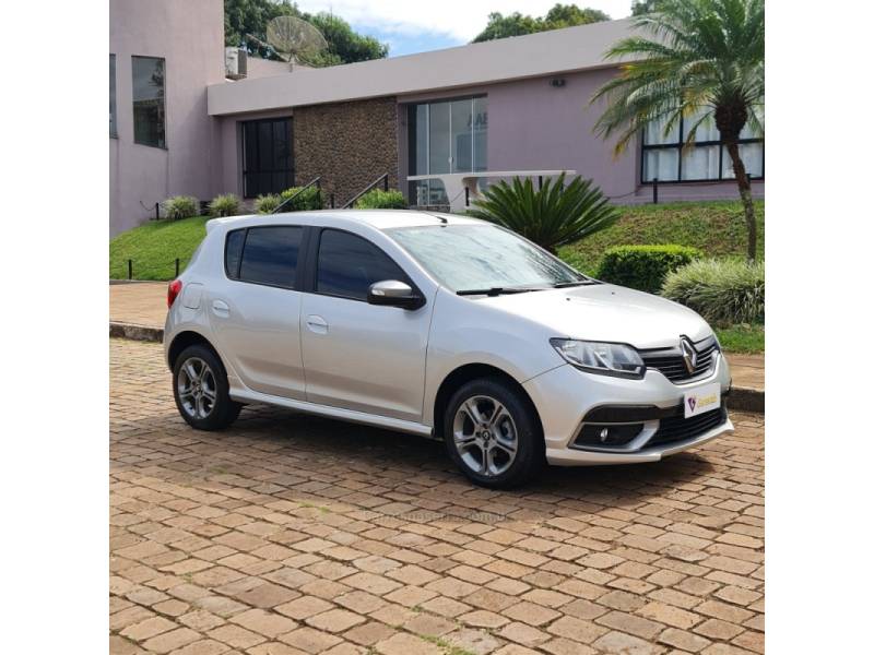 RENAULT - SANDERO - 2016/2017 - Prata - R$ 49.990,00