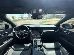 VOLVO - XC60 - 2021/2022 - Azul - R$ 264.990,00