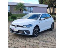 VOLKSWAGEN - POLO - 2022/2023 - Branca - R$ 99.990,00
