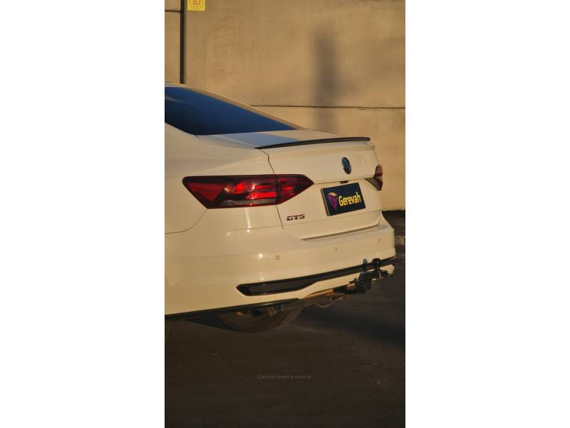 VOLKSWAGEN - VIRTUS - 2021/2022 - Branca - R$ 119.990,00
