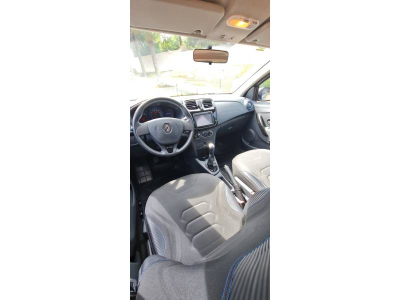 RENAULT - SANDERO - 2016/2017 - Prata - R$ 49.990,00