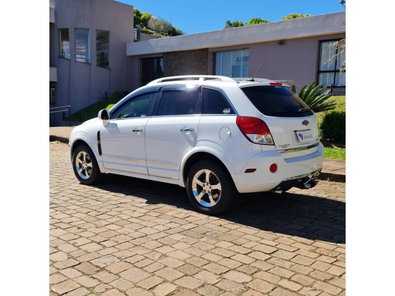 CHEVROLET - CAPTIVA - 2011/2011 - Branca - R$ 39.900,00