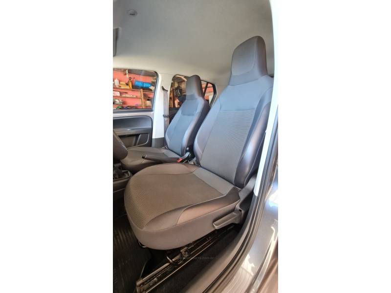 VOLKSWAGEN - UP - 2021/2021 - Prata - R$ 74.990,00