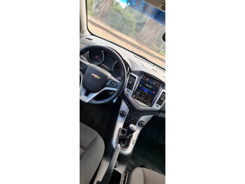 CHEVROLET - CRUZE - 2013/2014 - Branca - R$ 59.990,00