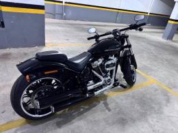 HARLEY-DAVIDSON - SOFTAIL - 2017/2018 - Preta - R$ 76.990,00