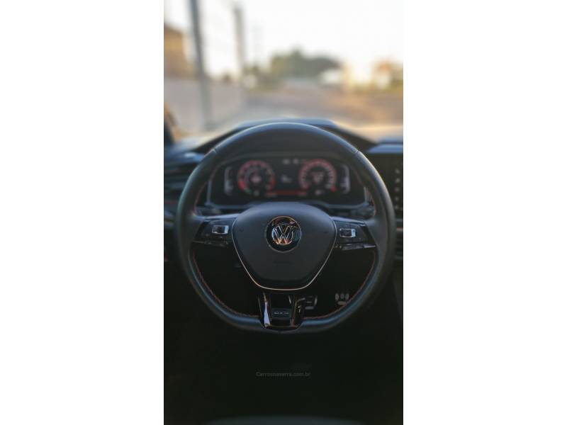 VOLKSWAGEN - VIRTUS - 2021/2022 - Branca - R$ 119.990,00