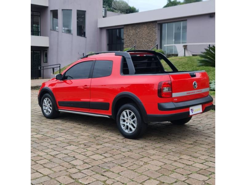 VOLKSWAGEN - SAVEIRO - 2015/2016 - Vermelha - R$ 74.990,00